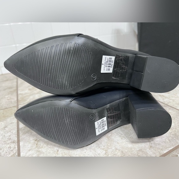 NWT- Heeled Boots - Picture 5 of 5